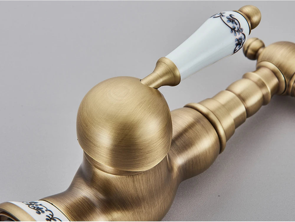 Kitchen Sink Faucets Antique Brass Single Handle Kitchen Basin Faucets Deck Mounted Hot & Cold Water Mixer Basin Sink Taps